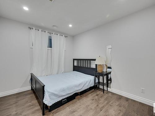 3007 Macneil Way, Edmonton, AB - Indoor Photo Showing Bedroom