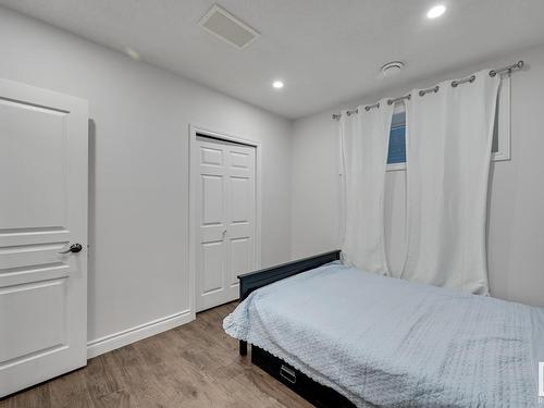 3007 Macneil Way, Edmonton, AB - Indoor Photo Showing Bedroom