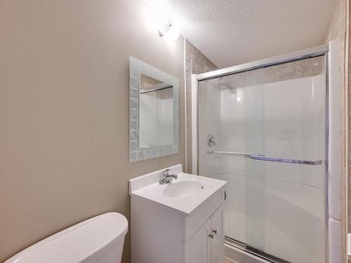 3007 Macneil Way, Edmonton, AB - Indoor Photo Showing Bathroom