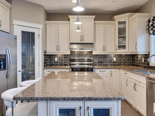 3007 Macneil Way, Edmonton, AB - Indoor Photo Showing Kitchen With Double Sink With Upgraded Kitchen