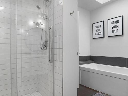 17531 53 Avenue, Edmonton, AB - Indoor Photo Showing Bathroom