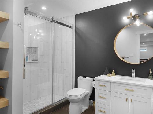 17531 53 Avenue, Edmonton, AB - Indoor Photo Showing Bathroom