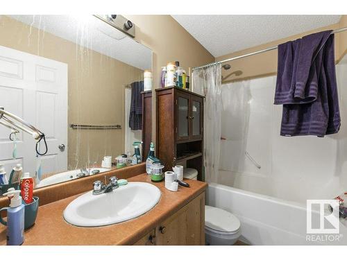 7931 7 Avenue, Edmonton, AB - Indoor Photo Showing Bathroom