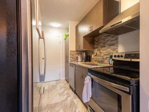 202 10615 156 Street, Edmonton, AB - Indoor Photo Showing Kitchen