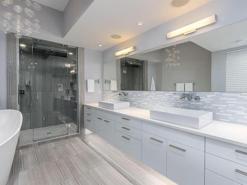 9509 99B Street, Edmonton, AB - Indoor Photo Showing Bathroom