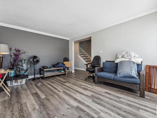 10319 172 Avenue Nw, Edmonton, AB - Indoor