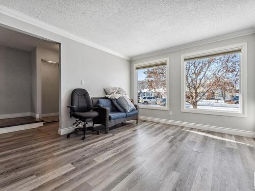 10319 172 Avenue Nw, Edmonton, AB - Indoor