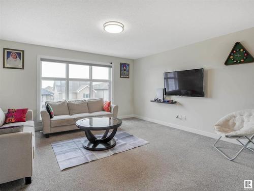 5320 22 Avenue, Edmonton, AB - Indoor Photo Showing Living Room