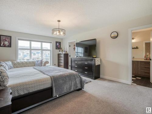 5320 22 Avenue, Edmonton, AB - Indoor Photo Showing Bedroom