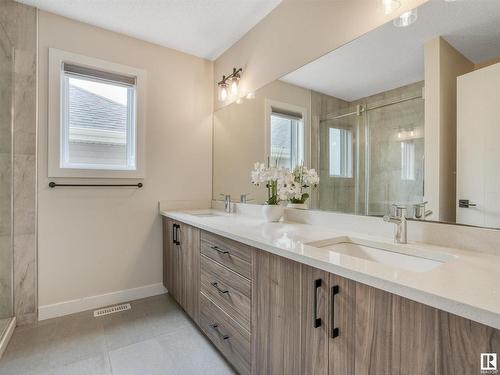 5320 22 Avenue, Edmonton, AB - Indoor Photo Showing Bathroom