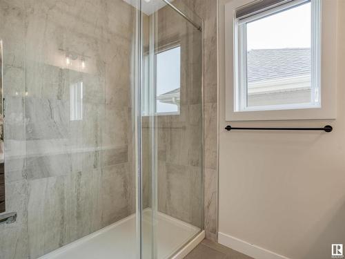 5320 22 Avenue, Edmonton, AB - Indoor Photo Showing Bathroom