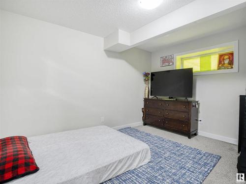 5320 22 Avenue, Edmonton, AB - Indoor Photo Showing Bedroom