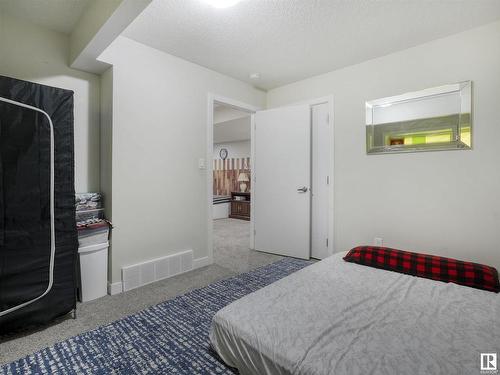 5320 22 Avenue, Edmonton, AB - Indoor Photo Showing Bedroom