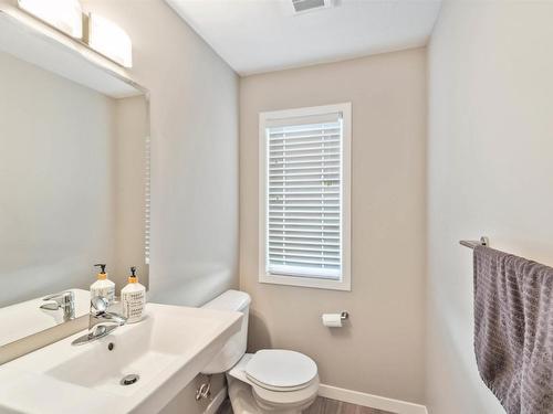 4 320 Secord Boulevard, Edmonton, AB - Indoor Photo Showing Bathroom