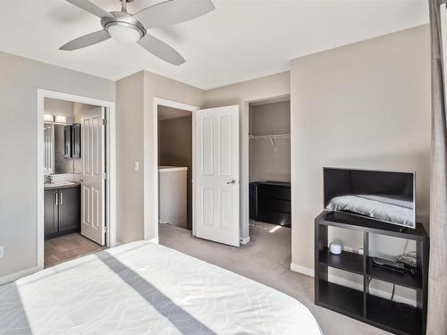 4 320 Secord Boulevard, Edmonton, AB - Indoor Photo Showing Bedroom