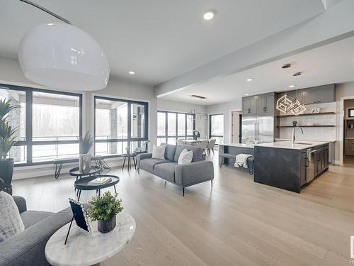 7179 May Crescent, Edmonton, AB - Indoor Photo Showing Living Room