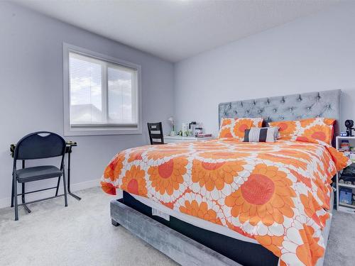 8452 Cushing Court, Edmonton, AB - Indoor Photo Showing Bedroom