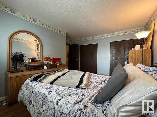 18291 74 Avenue, Edmonton, AB - Indoor Photo Showing Bedroom