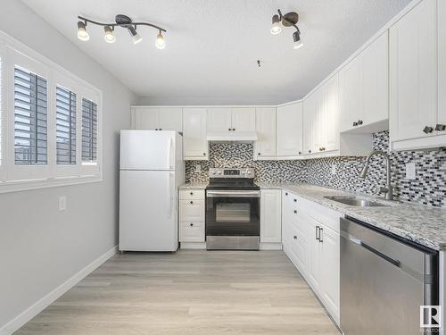 18154 93 Avenue, Edmonton, AB - Indoor Photo Showing Kitchen