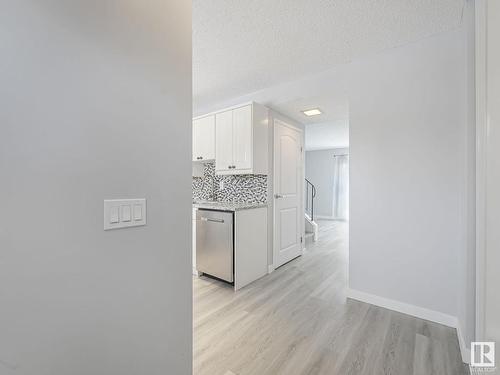 18154 93 Avenue, Edmonton, AB - Indoor Photo Showing Kitchen