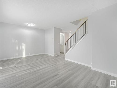 18154 93 Avenue, Edmonton, AB - Indoor Photo Showing Other Room