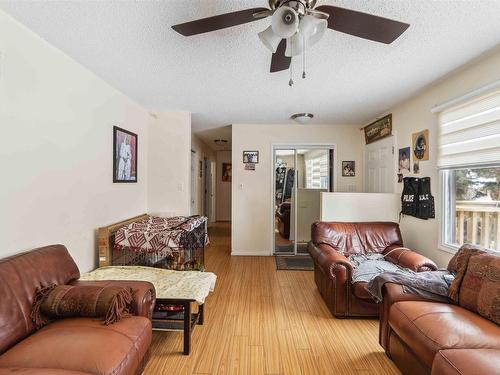 5807 11 Ave, Edmonton, AB - Indoor Photo Showing Living Room