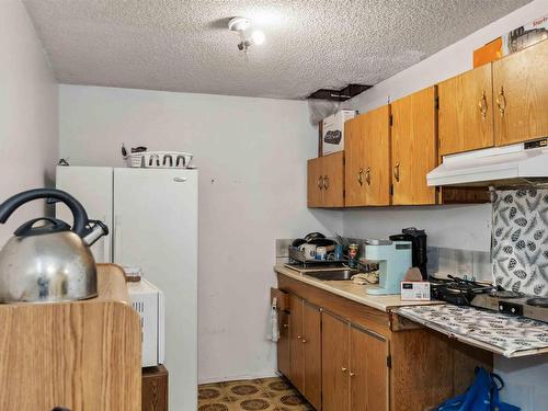 5807 11 Ave, Edmonton, AB - Indoor Photo Showing Kitchen