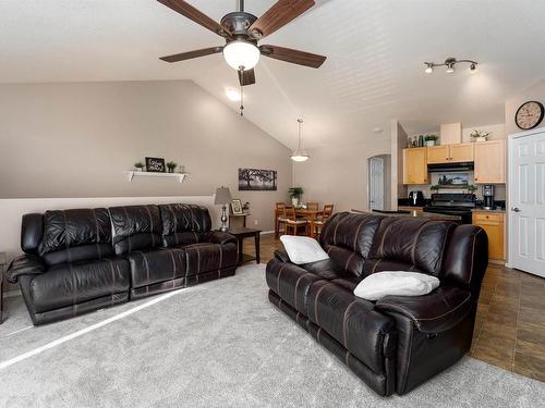 82 150 Edwards Drive, Edmonton, AB - Indoor Photo Showing Living Room