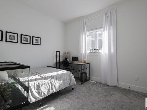 880 Ebbers Crescent, Edmonton, AB - Indoor Photo Showing Bedroom