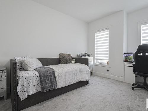 880 Ebbers Crescent, Edmonton, AB - Indoor Photo Showing Bedroom