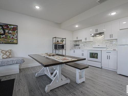 880 Ebbers Crescent, Edmonton, AB - Indoor Photo Showing Kitchen