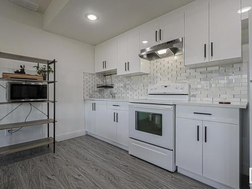 880 Ebbers Crescent, Edmonton, AB - Indoor Photo Showing Kitchen