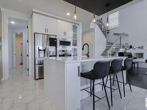 880 Ebbers Crescent, Edmonton, AB - Indoor Photo Showing Kitchen With Upgraded Kitchen