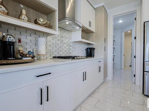 880 Ebbers Crescent, Edmonton, AB - Indoor Photo Showing Kitchen