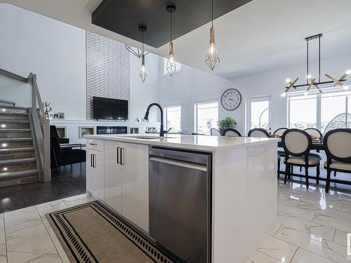 880 Ebbers Crescent, Edmonton, AB - Indoor Photo Showing Kitchen With Upgraded Kitchen