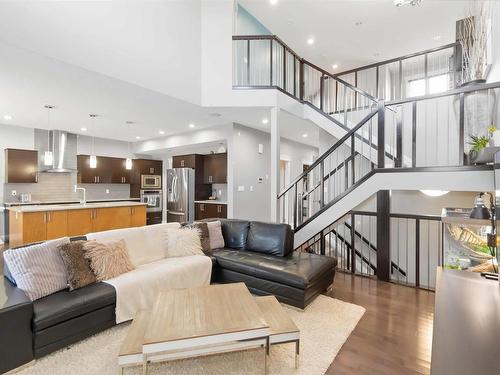 1532 Cunningham Cape, Edmonton, AB - Indoor Photo Showing Living Room