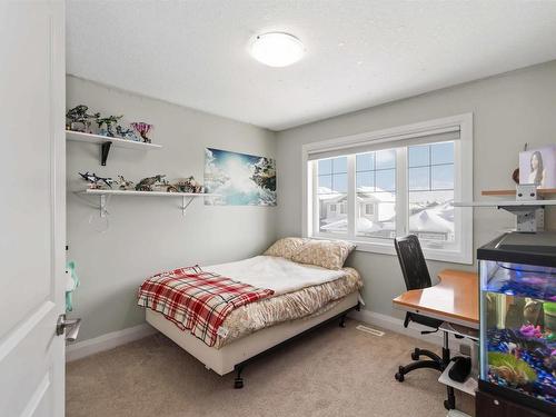 1532 Cunningham Cape, Edmonton, AB - Indoor Photo Showing Bedroom