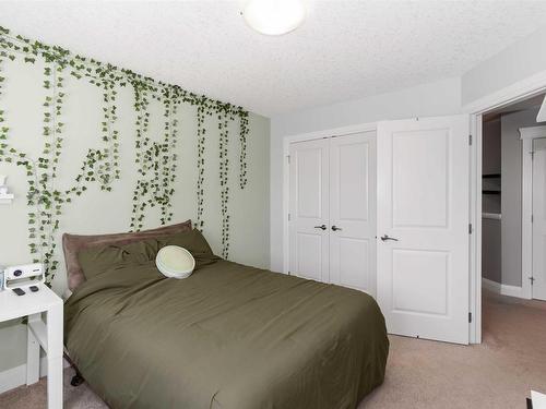 1532 Cunningham Cape, Edmonton, AB - Indoor Photo Showing Bedroom