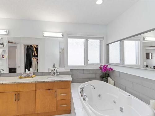 1532 Cunningham Cape, Edmonton, AB - Indoor Photo Showing Bathroom