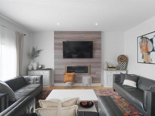 7527 173 Avenue, Edmonton, AB - Indoor Photo Showing Living Room With Fireplace