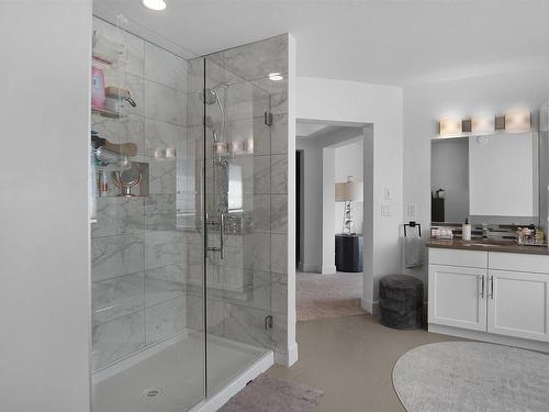 7527 173 Avenue, Edmonton, AB - Indoor Photo Showing Bathroom