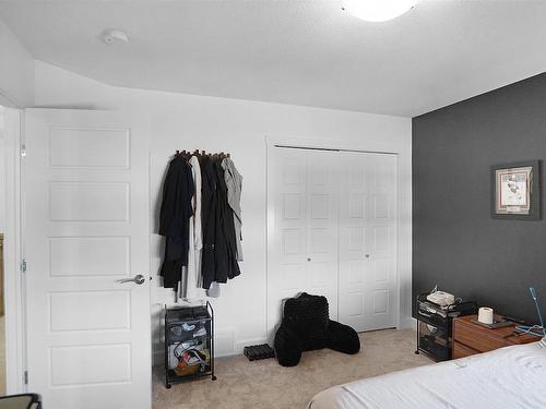 7527 173 Avenue, Edmonton, AB - Indoor Photo Showing Bedroom