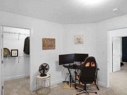 7527 173 Avenue, Edmonton, AB - Indoor Photo Showing Other Room