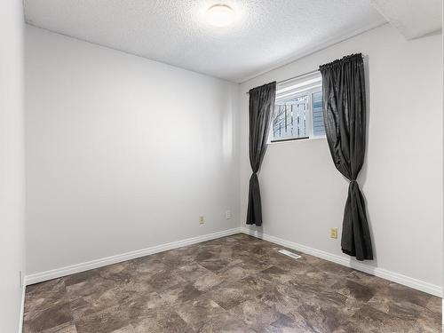 8439 29 Avenue, Edmonton, AB - Indoor Photo Showing Other Room