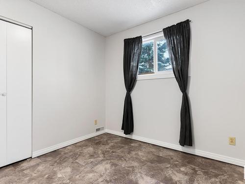 8439 29 Avenue, Edmonton, AB - Indoor Photo Showing Other Room