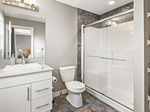 840 Ebbers Crescent, Edmonton, AB - Indoor Photo Showing Bathroom