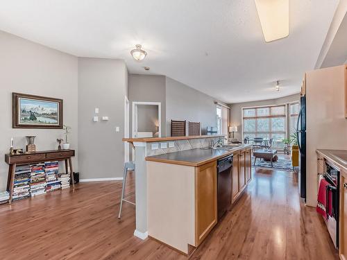 334 10407 122 Street, Edmonton, AB - Indoor Photo Showing Kitchen