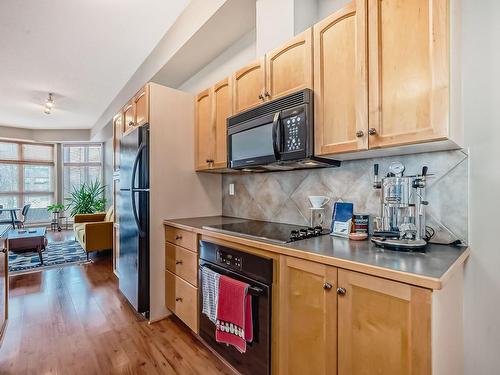 334 10407 122 Street, Edmonton, AB - Indoor Photo Showing Kitchen