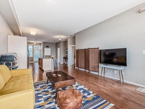 334 10407 122 Street, Edmonton, AB - Indoor Photo Showing Living Room