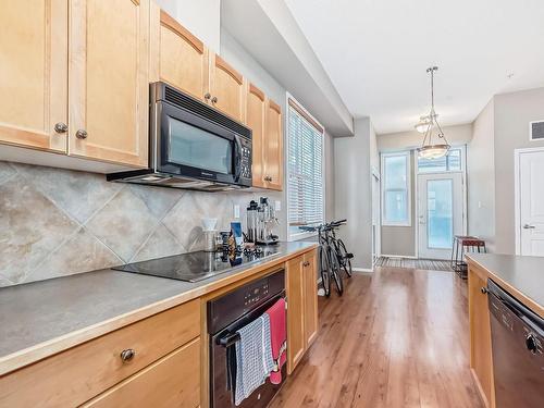 334 10407 122 Street, Edmonton, AB - Indoor Photo Showing Kitchen